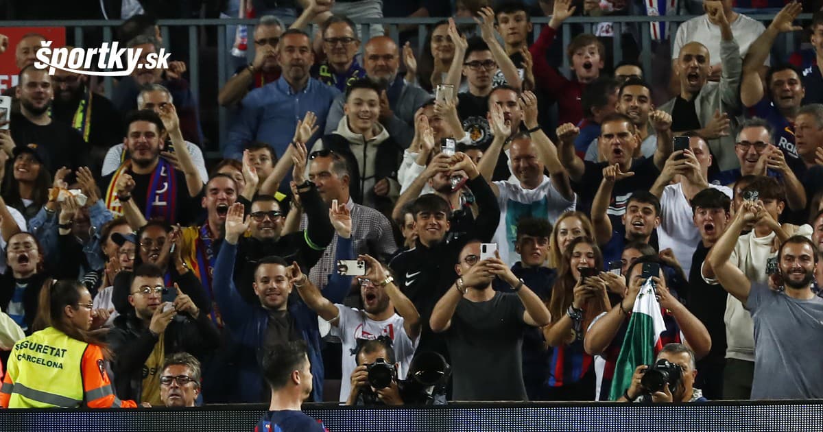 WIDEO Barcelona potwierdziła rolę faworyta w meczu z Villarreal: polski strzelec znów był sędzią