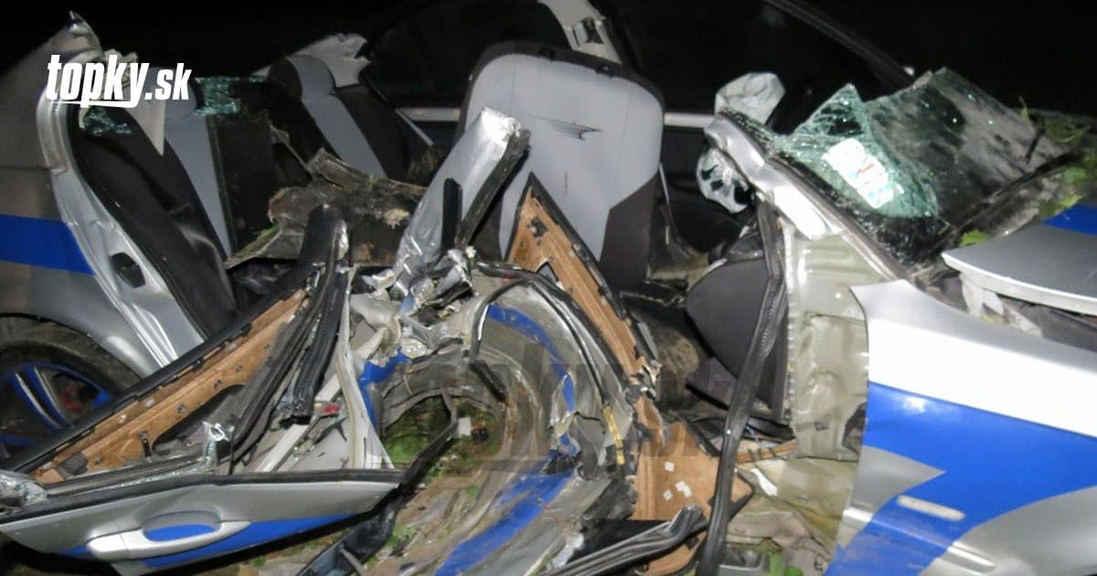 Smrteľná jazda mladíkov na BMW Odtrhnutá strecha a mŕtvy