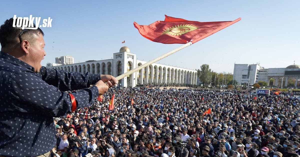 Photo of Povolebné protesty sa zmenili na ohnivé nepokoje: USA a OSN požadujú upokojenie Kirgizska